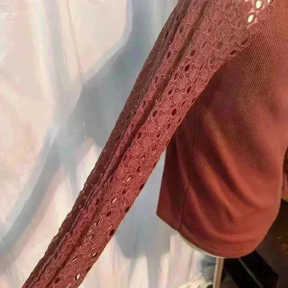 Miholl women’s lace sleeve top. Coral color. Size small. Zip up back. - Picture 4 of 7